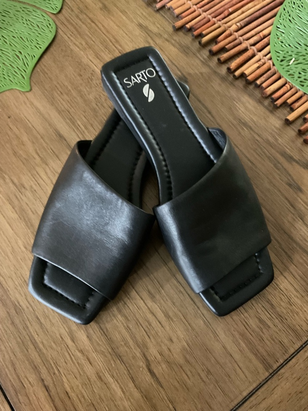 Franco Sarto Caven Slides Sandals 8M Black  Leather Open Toe Casual